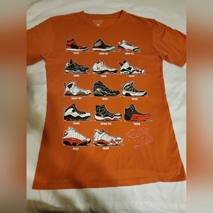 Retro sneaker Tshirt